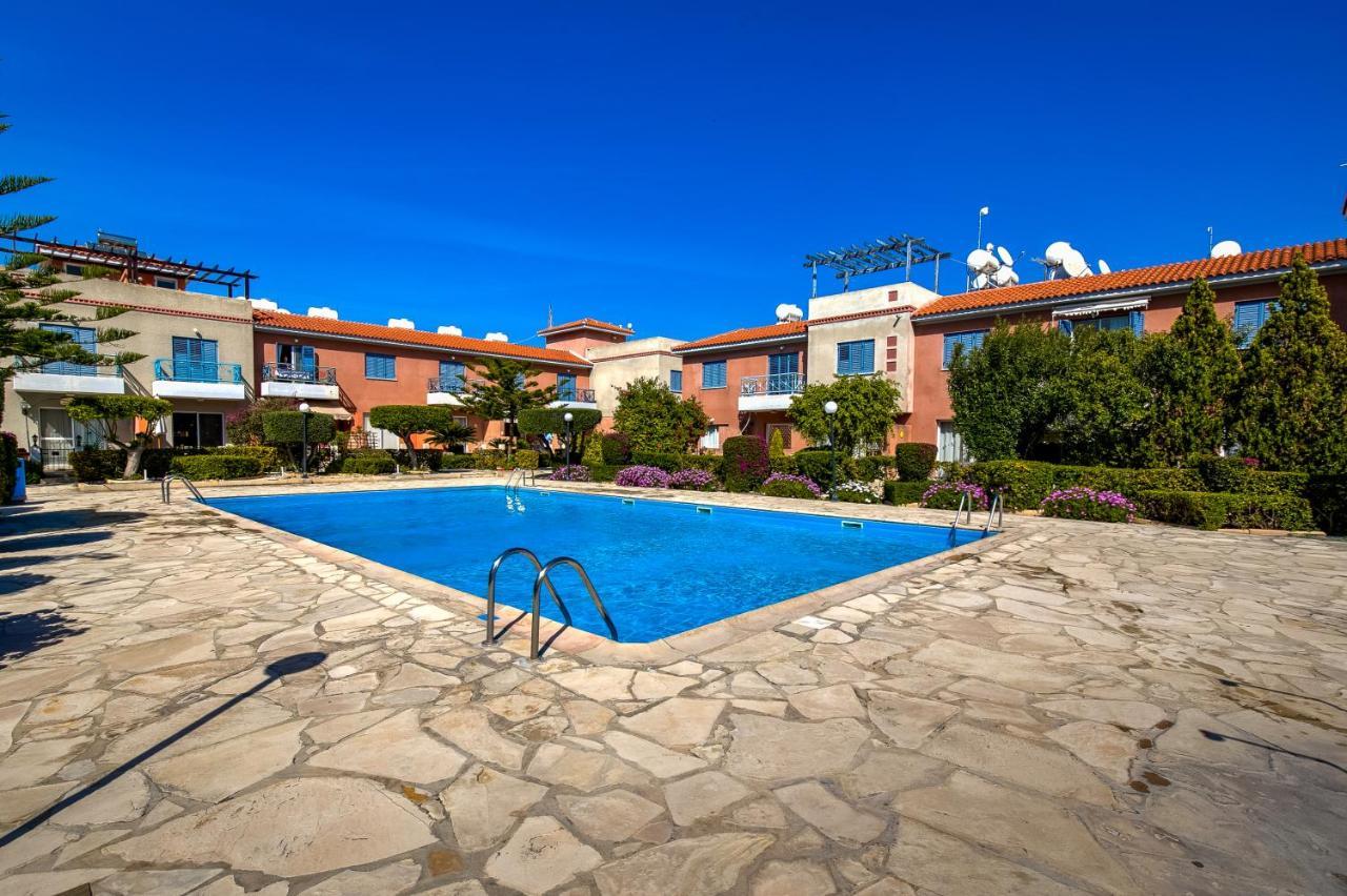 Antonia'S Palace Rooftop Jacuzzi Stunning View Pafos Exterior foto