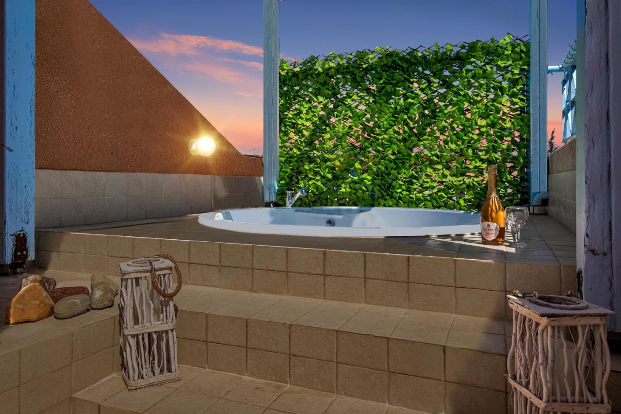 Antonia'S Palace Rooftop Jacuzzi Stunning View Pafos Exterior foto