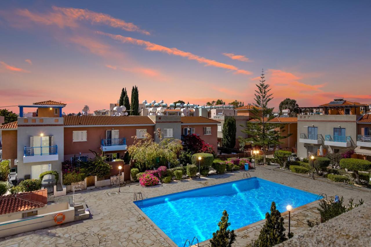 Antonia'S Palace Rooftop Jacuzzi Stunning View Pafos Exterior foto